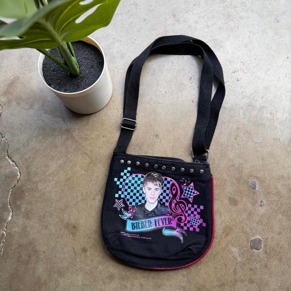 Rare Justin Bieber Fever Y2K black & pink crossbody bag